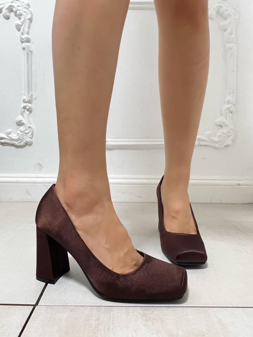Y7049 brown