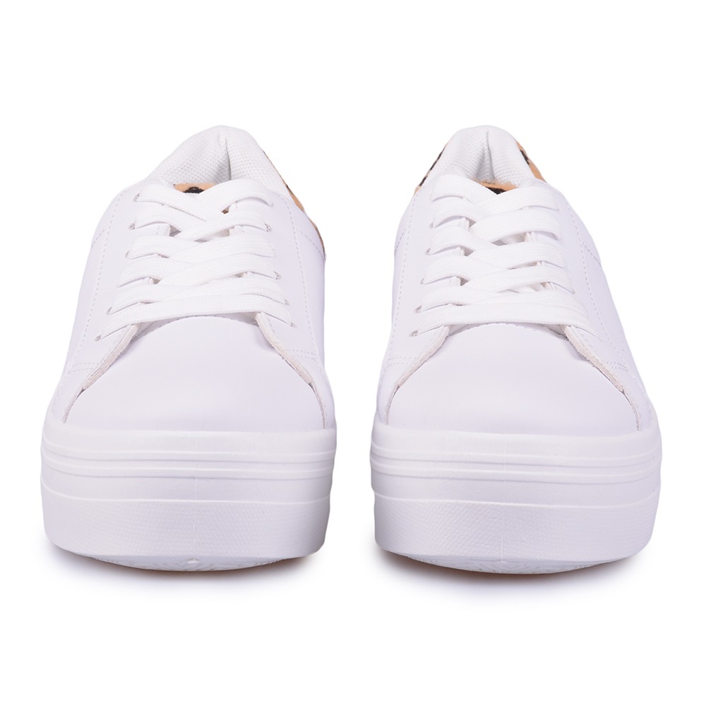 BK6A66 WHITE LEOPARD